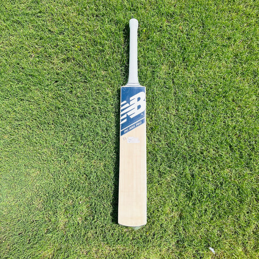 New Balance 300 Pro Kashmir Willow Cricket Bat