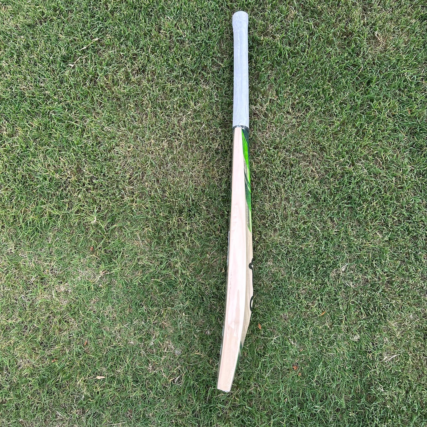 Kookaburra Kahuna Pro 7.0 Kashmir Willow Cricket Bat