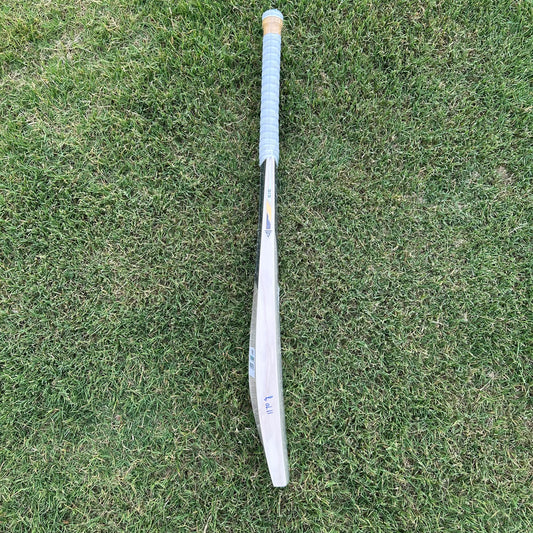 Versant Rook English Willow Cricket Bat