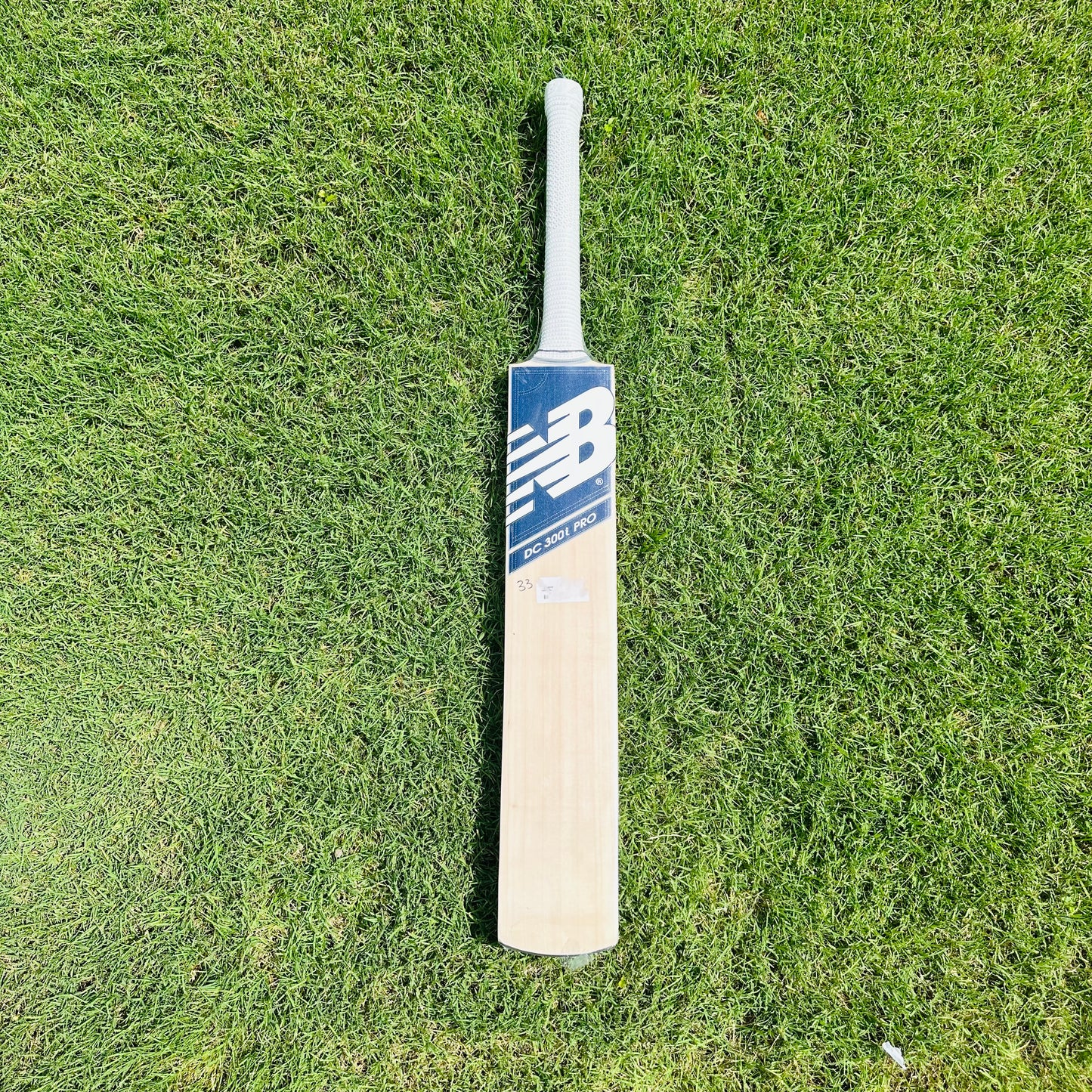 New Balance 300 Pro Kashmir Willow Cricket Bat