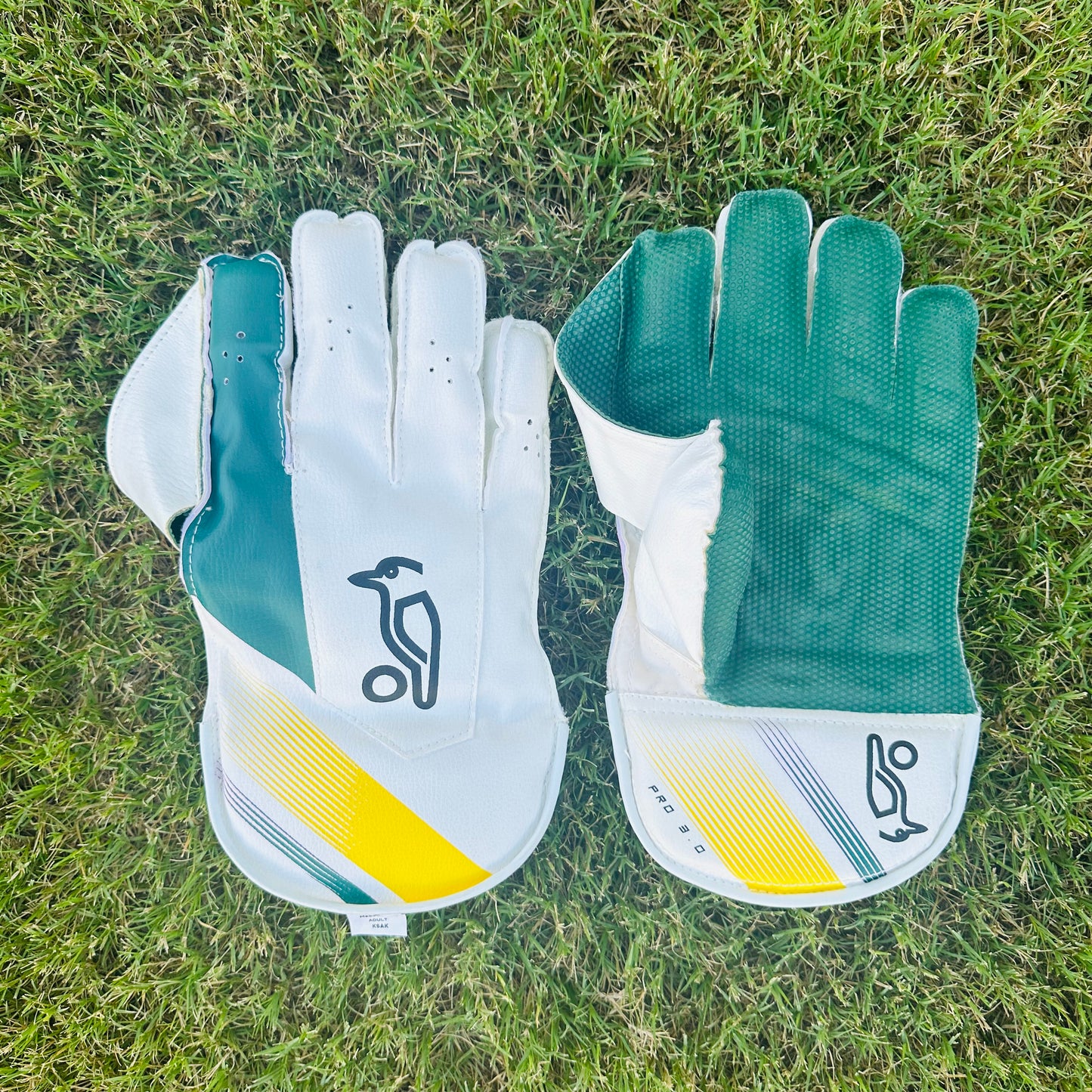 Kookaburra Pro 3.0 Wicket Keeping Gloves