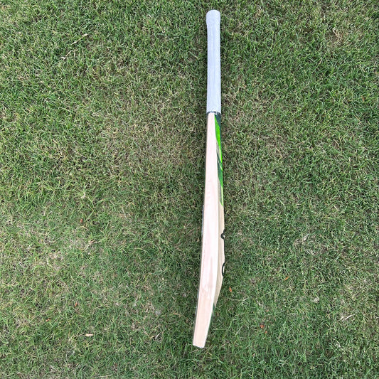 Kookaburra Kahuna Pro 7.0 Kashmir Willow Cricket Bat