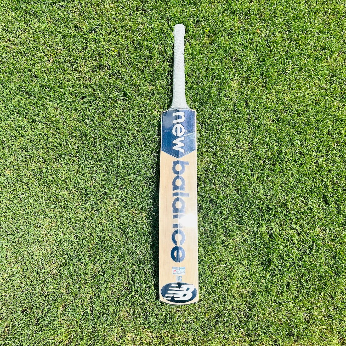 New Balance 300 Pro Kashmir Willow Cricket Bat